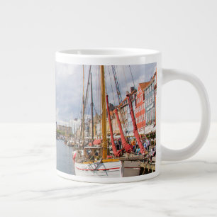Kanaal met boten Kopenhagen Extra Grote Beker