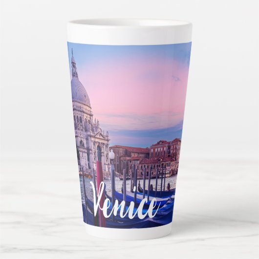Kanaal met gondels en kerk in Venetië Latte Mok (Voorkant)