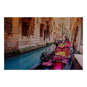 Kanaal met traditionele gondola in Venetië, Italië Perfect Poster
