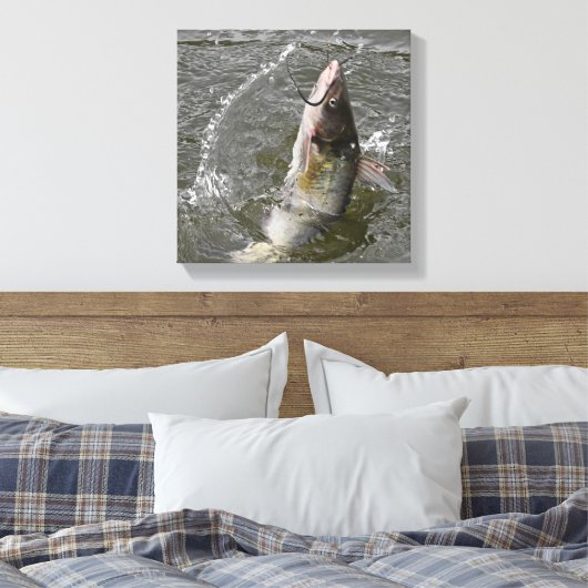 Kanaalvis die uit het water springt canvas afdruk (Insitu (Slaapkamer))