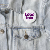 Kangen Team Button Paarse Letters (In situ)