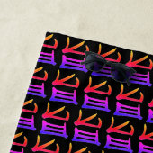 Kanji Délicate serviette de plage noire (En situation)