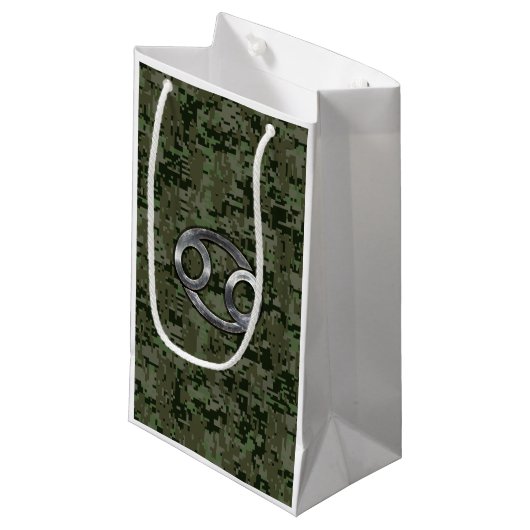 Kankerdiersymbool op groene digitale camo klein cadeauzakje (Voorkant Gekanteld)