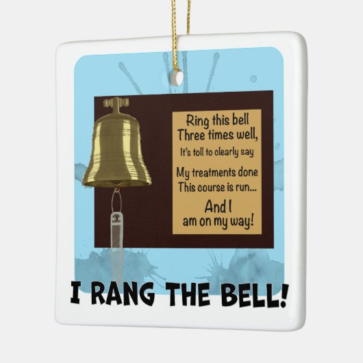 Kankeroverlevende Bell personaliseert datum op rug Keramisch Ornament (Links)