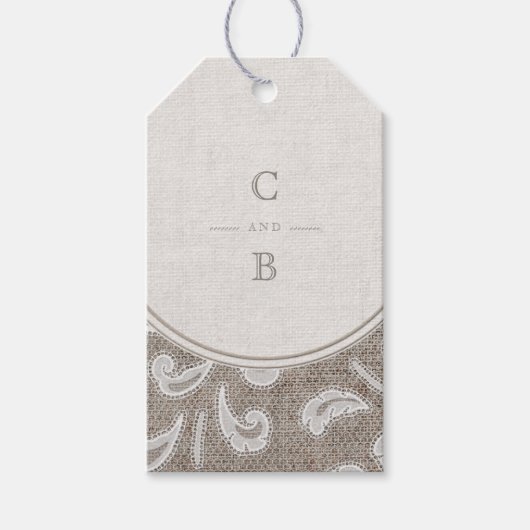 Kant en burlap rustiek land bruiloft monogram cadeaulabel (Voorkant)