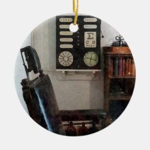 Kantoor van de oogarts met ooggrafiek keramisch ornament