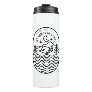 Kantwerk vandaag mijn arm is in een gegoten thermosbeker