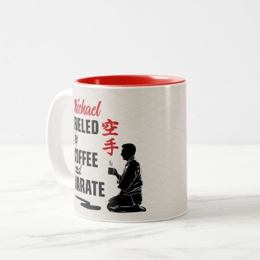 Karate - fueled by coffee and karate. tweekleurige koffiemok (Voorkant links)