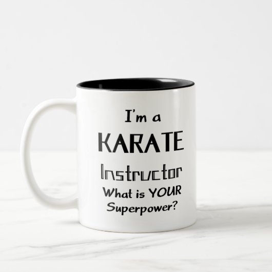 karate instructeur tweekleurige koffiemok (Links)