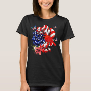Kardinaal Bird Trots en Roos Amerikaanse vlag 4e v T-shirt