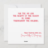 Kardinaal Perched in Evergreen Tree met Pinecones Feestdagenkaart (Achterkant)