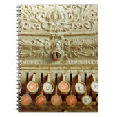 kassenregister, dat onder stof en cobweb valt notitieboek (Voorkant)