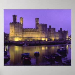 Kasteel Caernarfon, 's nachts, Gwynedd, Wales Poster