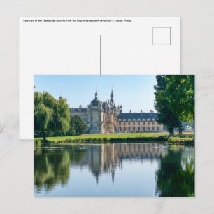 Kasteel Chantilly en weerspiegeling in een vijver Briefkaart