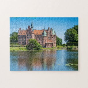 Kasteel Egeskov bij een vijver Legpuzzel