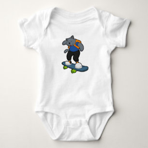 Kat als Skateboarder met Skateboard Romper