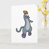 Kat als voetballspeler met voetbal kaart (Gele Bloem)