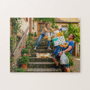 Kat blokkeert trap tijdens boodschappen legpuzzel