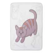 Kat dat klaar is om de dekbedding van een dekbed t badmat (Voorkant Verticaal)