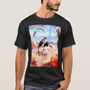Kat die op een koe rijdt met kipnuggets en cola t-shirt