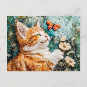 Kat die probeert een vlinder te vangen in een weid briefkaart