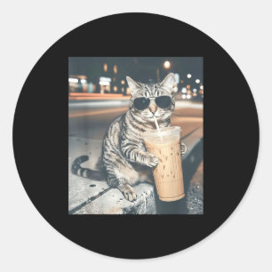 Kat drinkt ijskoude koffie grappige dieren meme ma ronde sticker