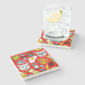 Kat en ei op rood stenen onderzetter (Zijkant)