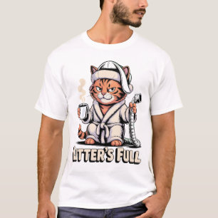 Kat in badjas moppert over volle kattenbak Humor K T-shirt