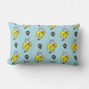 Kat in bananen kussen