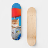 Kat in de krant leest de krant skateboard (Voorkant)