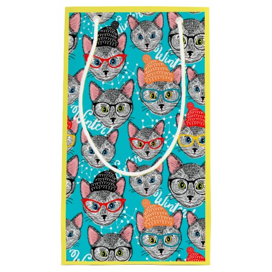 Kat in de pet klein cadeauzakje (Voorkant)