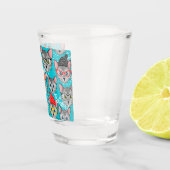 Kat in de pet shot glas (Rechts)