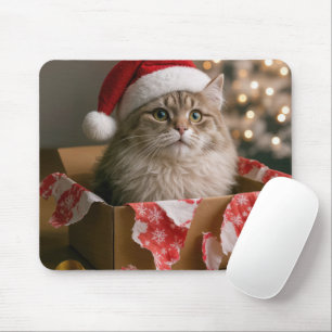 Kat in een kerstcadeau doos muismat