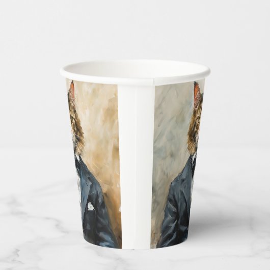 Kat in een pak papieren bekers (Rechts)