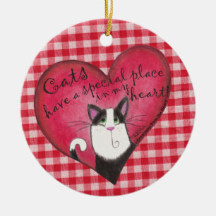 Kat in het hart op rode en witte gingham keramisch ornament
