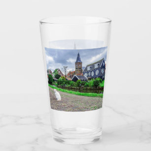 Kat in het traditionele vissersdorp glas