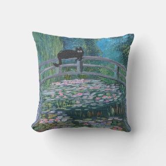 Kat in Monet kussen