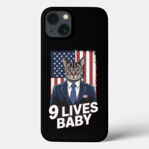 Kat in suite met Trump-haar Amerikaanse vlag 9 lev iPhone 13 Hoesje