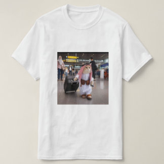 KAT KRIJGT EEN DEEL T-SHIRT