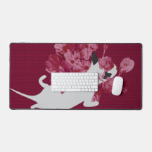 Kat met betoverende bloemen