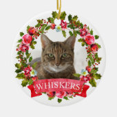 Kat met kerstmis Wreath Keramisch Ornament (Voorkant)