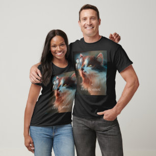 Kat met vlinder op haar neus - Wees in het moment T-shirt