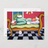 Kat Napping - Een vrouw zit vast met haar witte ka Briefkaart (Voorkant / Achterkant)