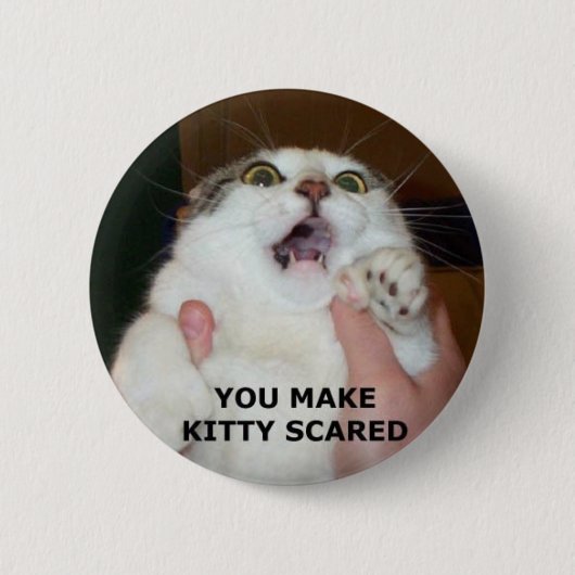 Kat Scared Ronde Button 5,7 Cm (Voorkant)
