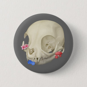 Kat schedel met flora ronde button 5,7 cm