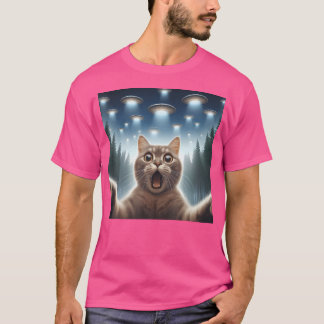 Kat Selfie Met UFO Buitenaards Grappig Verrast Kat T-shirt