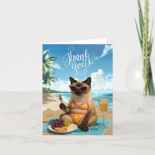 Kat zit op het strand bedankkaart