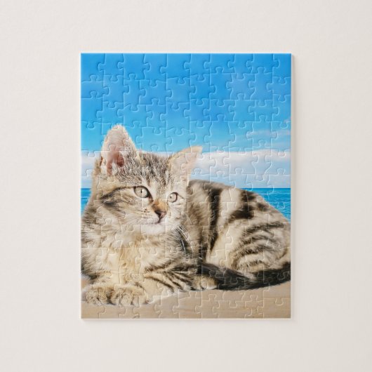 Kat Zittend op Tropical Island Beach Legpuzzel (Verticaal)