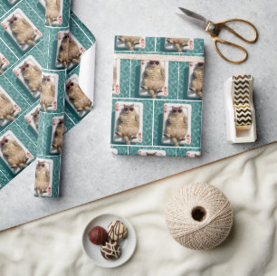 Kat zwevend op Queen of Hearts zwembadring Cadeaupapier