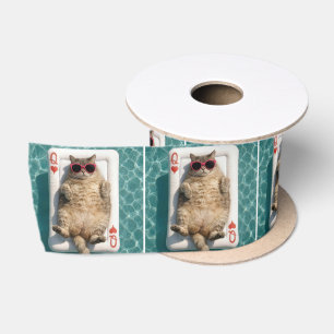 Kat zwevend op Queen of Hearts zwembadring Lint